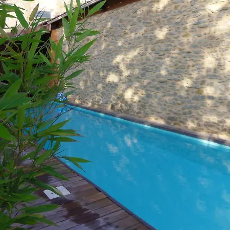 A Fleur D'eau Apartment *